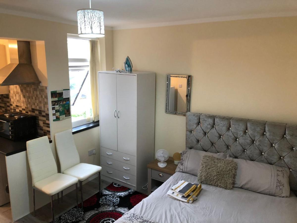 Self-Contained Studio Flat Bathrooms Kitchens Upgrade Locations To City Centre 15 Minutes Walking Distance Nottingham Universities Queen Hospitals City Hospitals Exterior foto